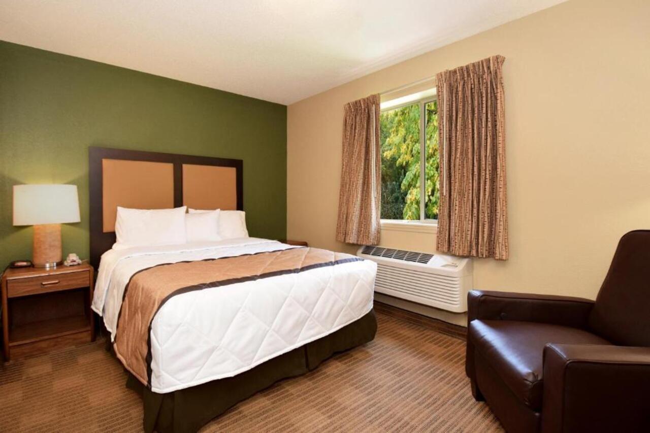 เอ็กซ์เทนด์ สเตย์ อเมริกา รอลีจ์ แครี แฮร์ริสันอเวนิว Hotel ภายนอก รูปภาพ