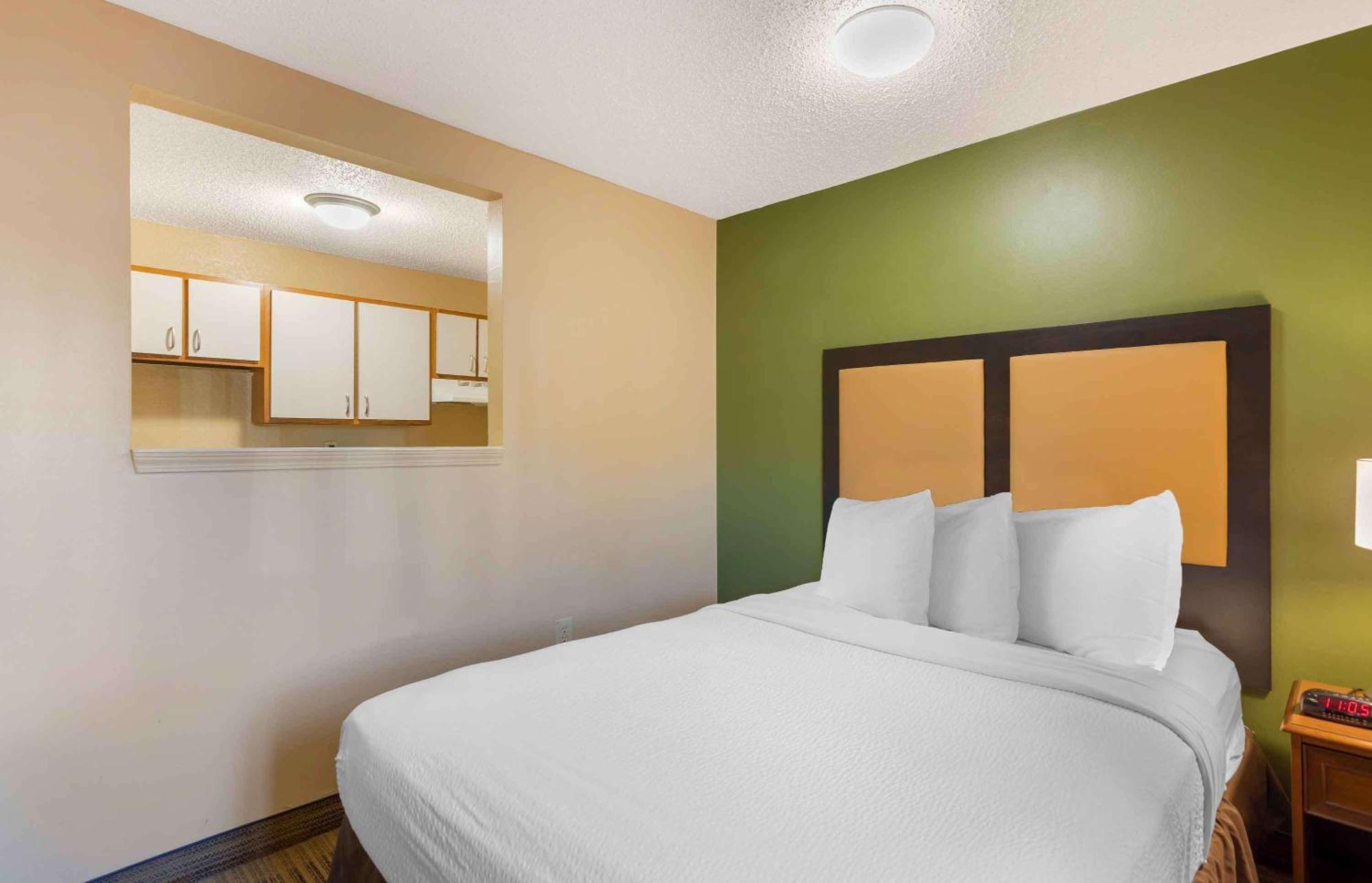 เอ็กซ์เทนด์ สเตย์ อเมริกา รอลีจ์ แครี แฮร์ริสันอเวนิว Hotel ภายนอก รูปภาพ